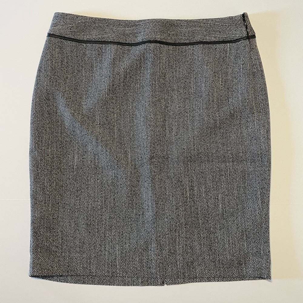 ⭐️⭐️SALE- 2 for $20⭐️⭐️ The Limited Gray Herringbone Straight Skirt Size 10